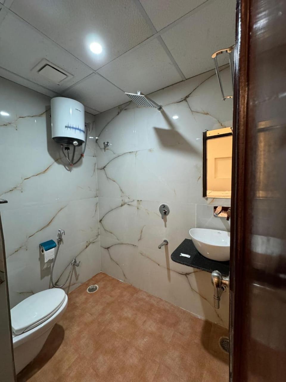Velora Hotel *