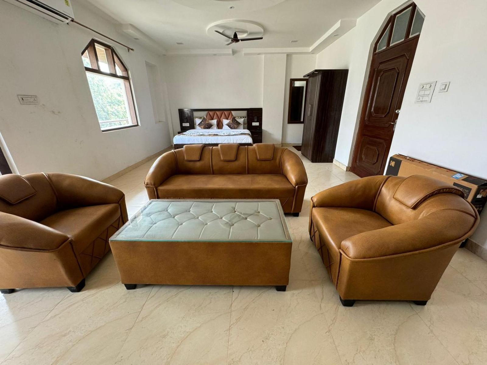 Hotel Velora Varanasi